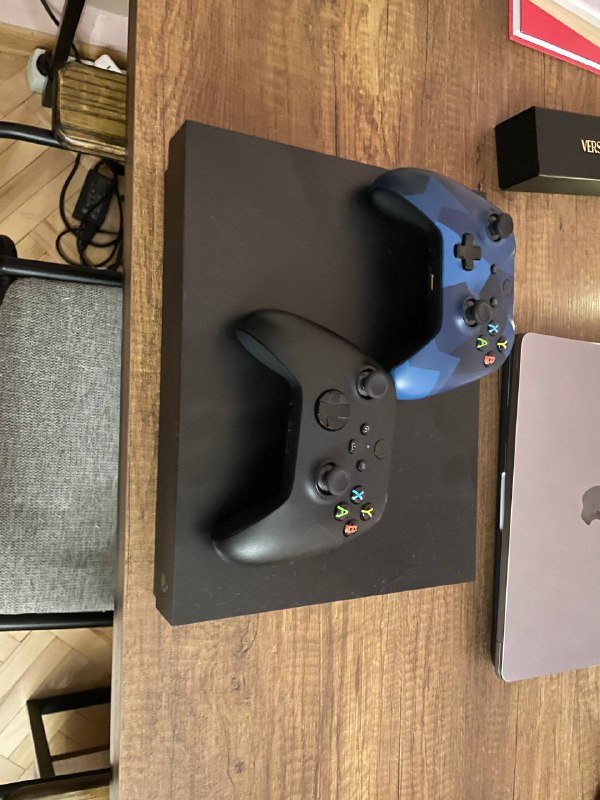 x-box one s, два джойстика, SSD 500GB