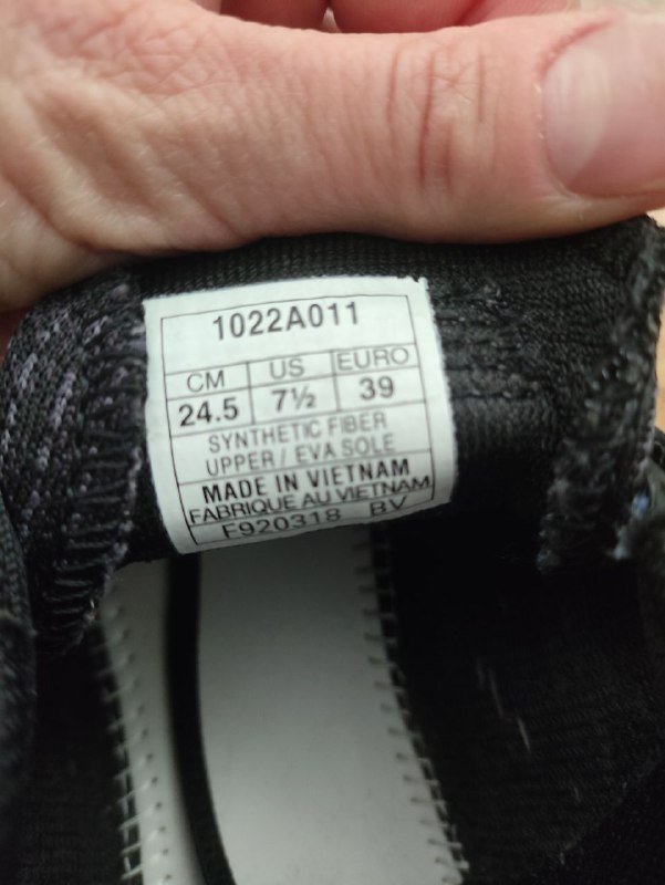 Женские кроссовки asics 39 2