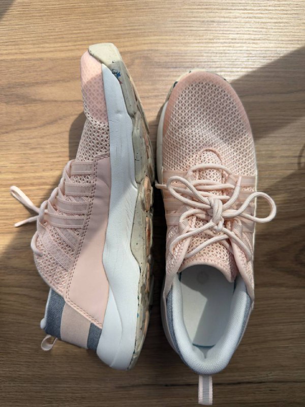 Пиджак новый, instax mini 11, кроссовки decathlon 8