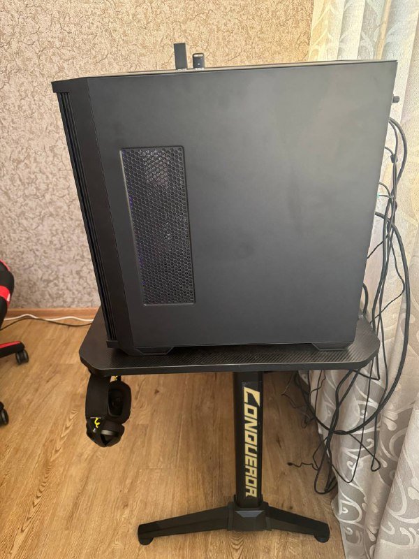 Игровой компьютер AMD Ryzen 7 с монитором, мышкой, наушниками, микрофоном, колонками 3