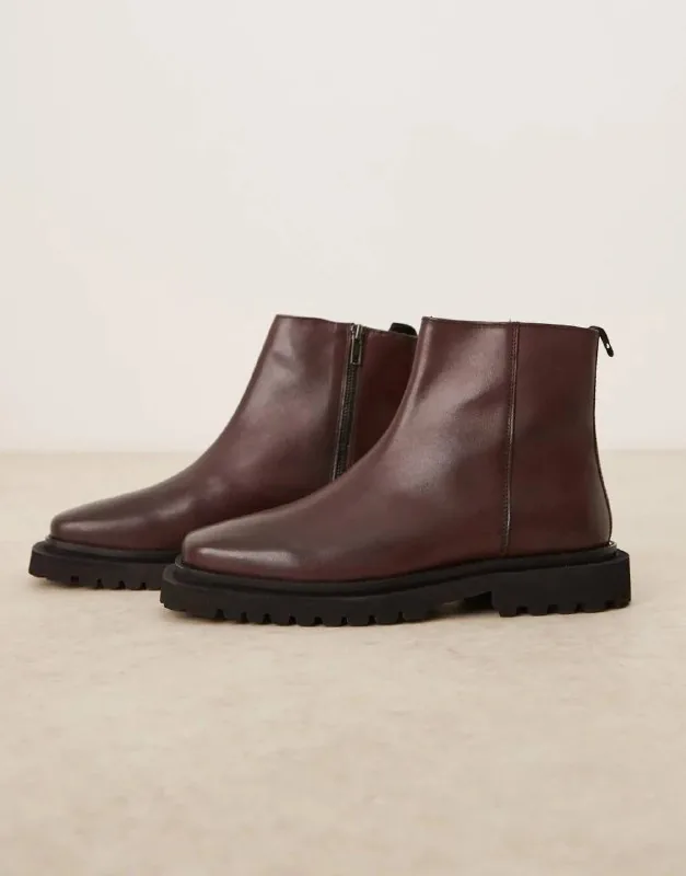 Chelsea boots, кроссовки Nike Air Max TW 1