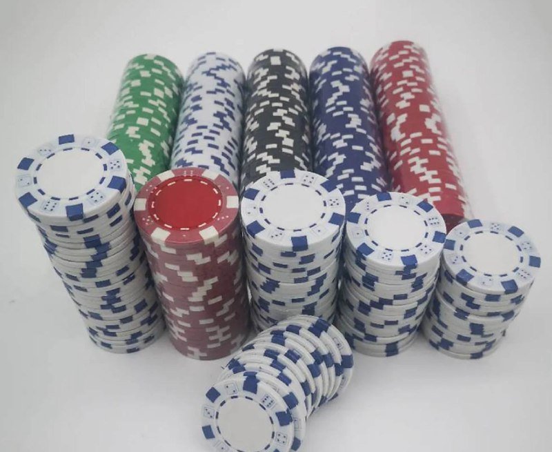 500 тяжелых чипов с металлом внутри