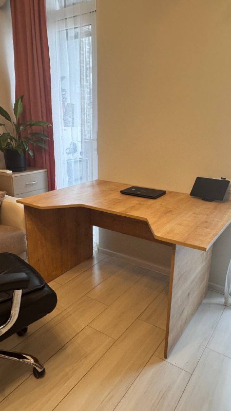 Большой стол