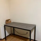 Игровое кресло, рабочий стол, монитор, робот-пылесос, ковры, покрывало 2