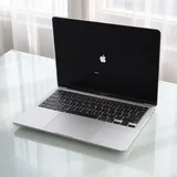 MacBook Pro 13 M2 8/256 GB 3