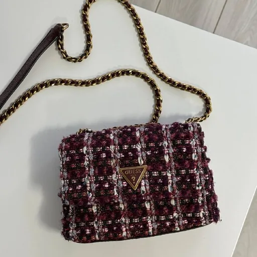 Сумка GUESS, шарф GUESS