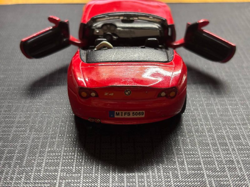 Коллекционные машинки Porsche Cayenne Turbo, Ford GT, BMW Z4 Roadster, Pontiac GTO, Jaguar E-Type Roadster, Range Rover 6