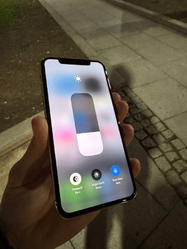 iPhone X 64 GB Black, iPhone XR 64 GB Black 4