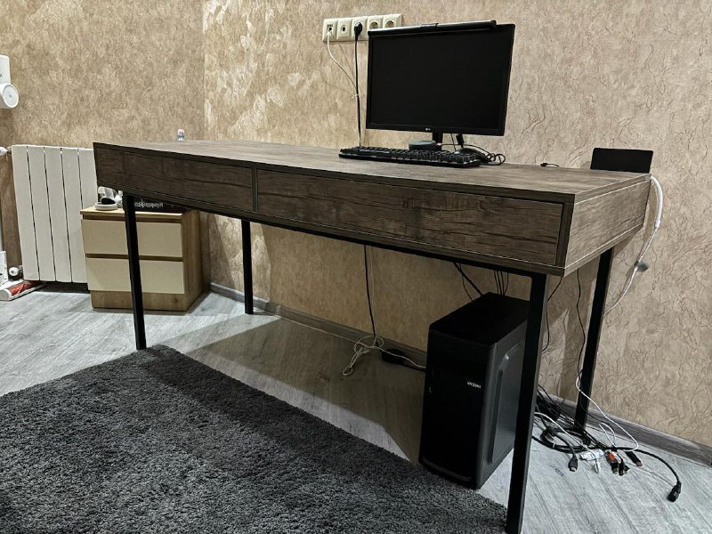 Офисный компьютерный стол