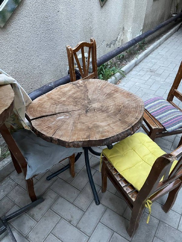 Стулья, столы, мангал, холодильник, баллон, печь 7