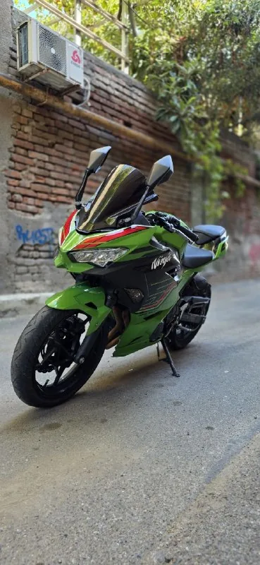 Мотоцикл Kawasaki Ninja 400 1