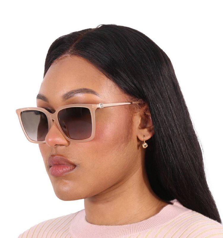 Пальто Pinko, солнцезащитные очки Jimmy Choo