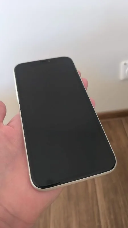 iPhone 11 128GB White 1