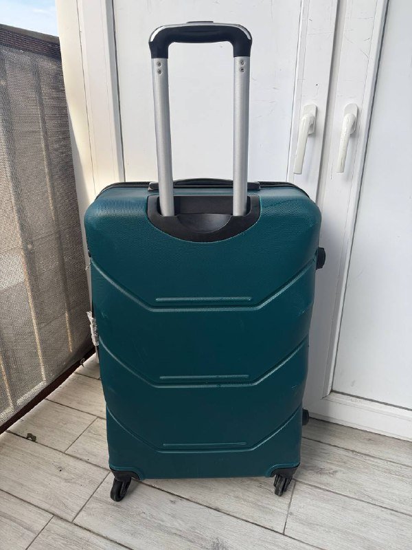 Чемодан пластиковый ABS 2