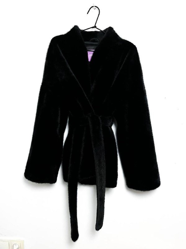 Черная шуба с поясом женская