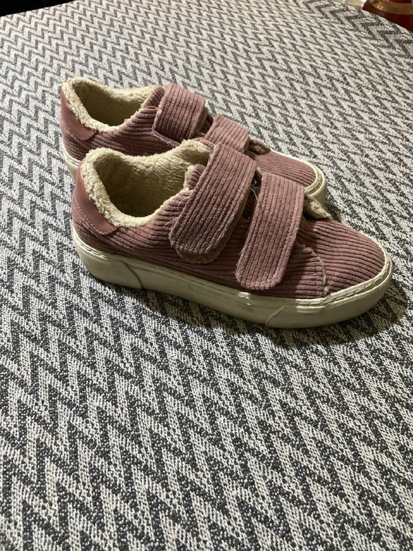 Женские кроссовки размер 37