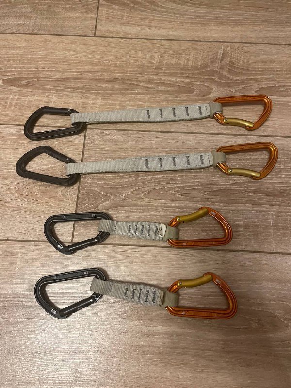 Туристическое снаряжение, карабины, веревки, рюкзак, палки, шлем 4