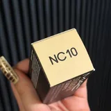 Контур-стик Charlotte Tilbury, тональная основа MAC, тональный стик Dior, хайлайтер Kiko, тональная сыворотка Clarins 5