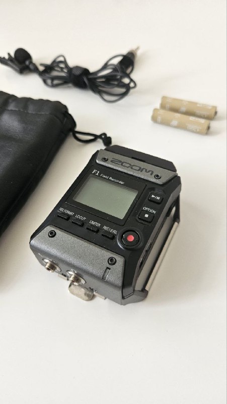 Рекордер zoom f1 с микрофоном петличкой