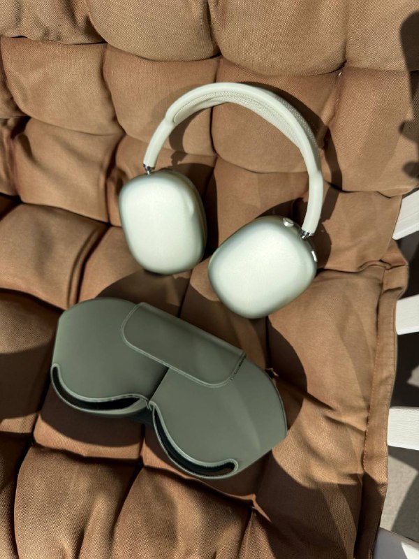 Airpods ProMax Green 3