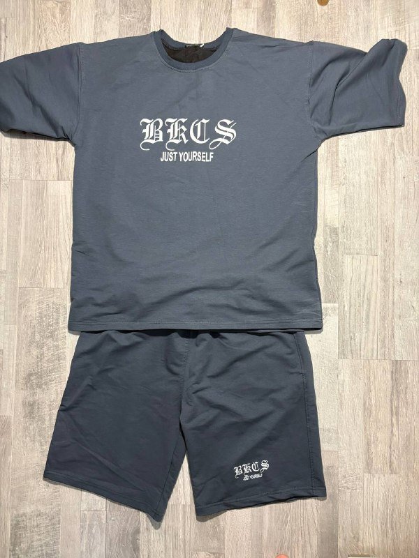 Мужская одежда разные размеры свитеры, футболки, шорты 6