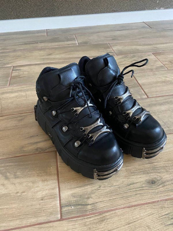 PlayStation 4 Pro с двумя джойстиками, игра Detroit, аккаунт с подпиской 5