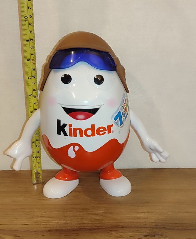 Киндерино авиатор пилот Kinder игрушка