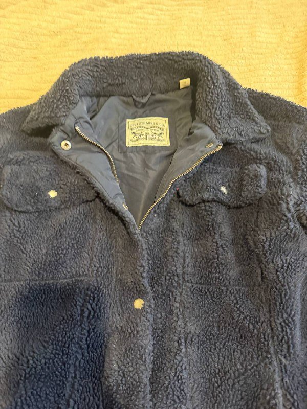 Шубка, дубленка Zara, безрукавка Zara, дождевик, куртка стеганая Zara, меховая куртка Levi’s 10