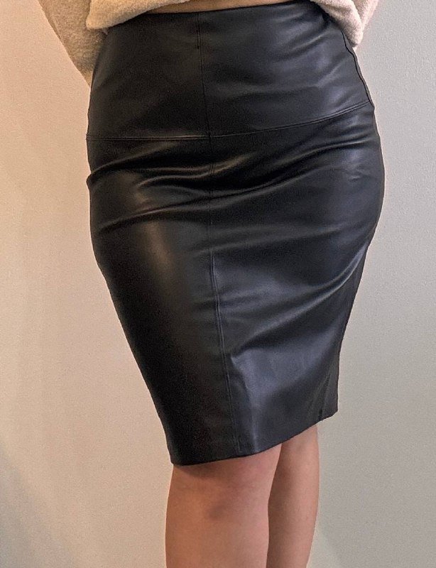 3D-маска для сна, Кепка с вышивкой, Очки Polaroid, Рюкзаки, Сумки, Джинсы, Бюстье, Футболка, Брюки, Юбка, Худи, Трекинговые кроссовки, Конверсы, Шлепки CROCS 8