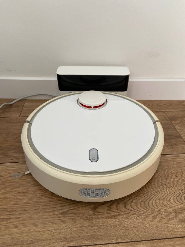 Робот-пылесос Xiaomi Mi Robot Vacuum Cleaner, Колонка JBL PartyBox 110 Black, Фотоаппарат Polaroid Go Gen 2 red