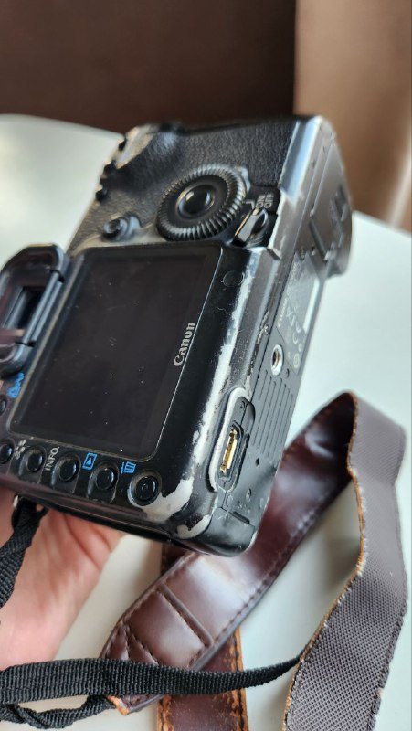 Фотоаппарат Canon EOS 5D Mark II 4