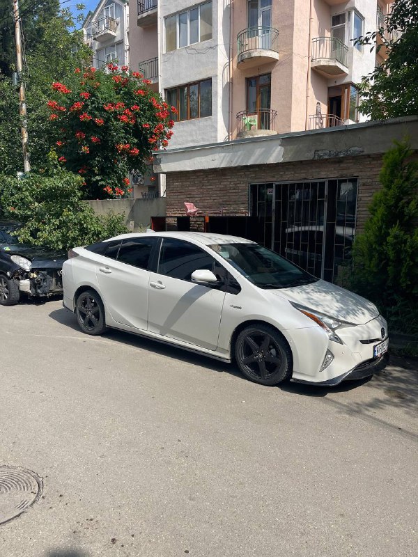 Toyota Prius 2017 года, пробег 179700 км 2