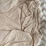 Простыни на резинке, джинсы Uniqlo 4