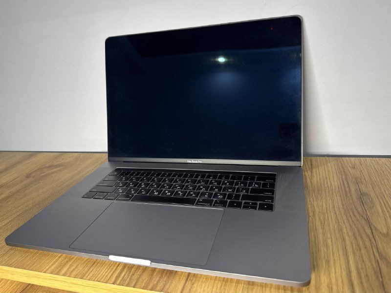 MacBook Pro 15 2018 Space Gray Intel Core i9 32GB 1TB RX 560X