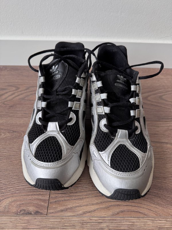 Кроссовки Adidas Ozmillen черно-серебряные, размер US 11 4