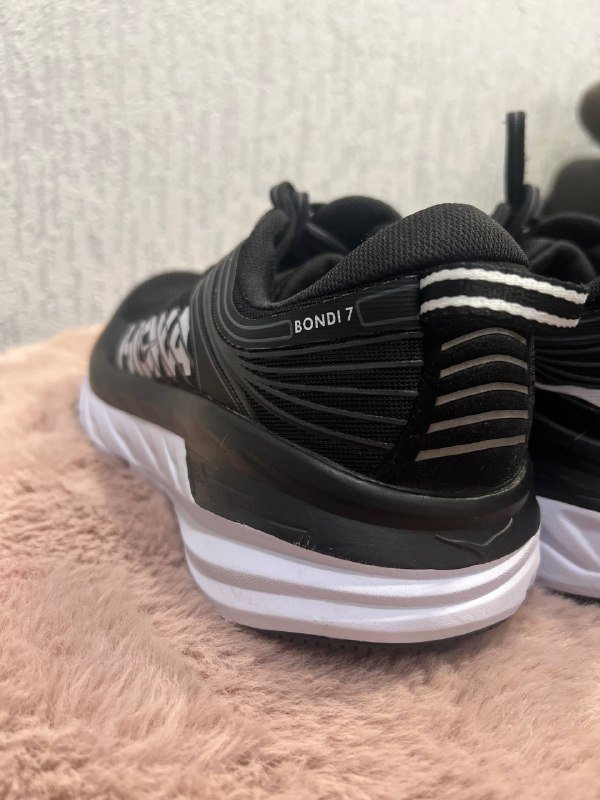 Кроссовки Hoka bondi 7 размер 40 5