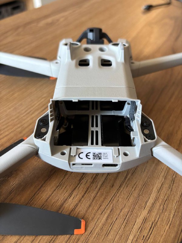Дрон DJI 3 mini pro с пультом, 3 батареями, кейсом 3