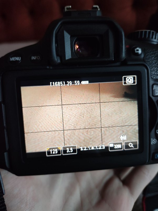 Canon EOS 650D фотоаппарат с объективом и аксессуарами 4