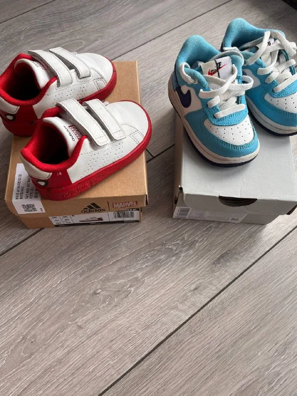 Детская обувь Adidas Marvel, Nike 1