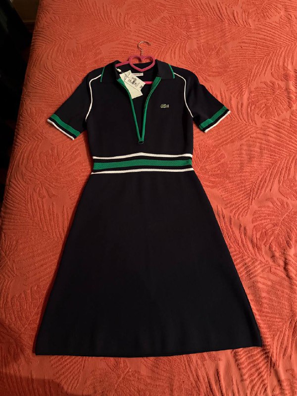 Платье Lacoste тёмно-синее с зелёными и белыми акцентами