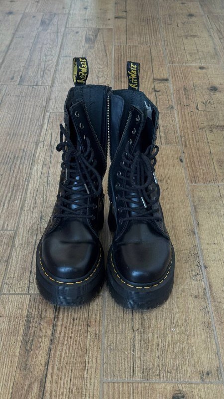 Dr. Martens Jadon Hi 3