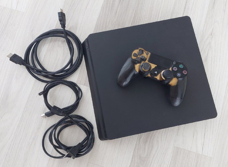 PS4 slim 1TB