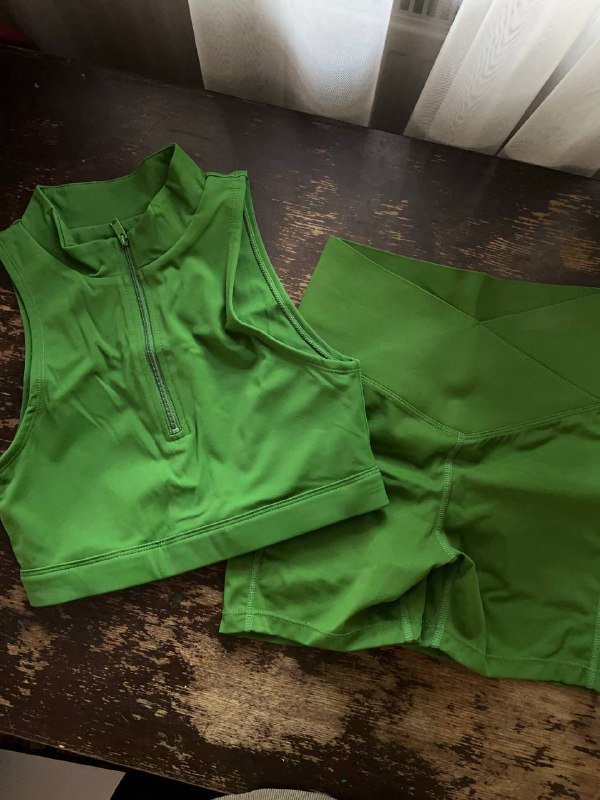 Спортивные комплекты Berelys бело-бежевый и зелёный комплект 4