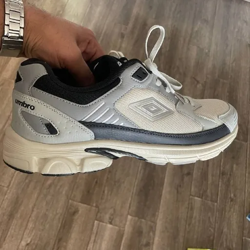 Кроссовки Umbro