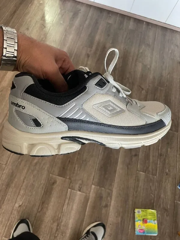 Кроссовки Umbro 1