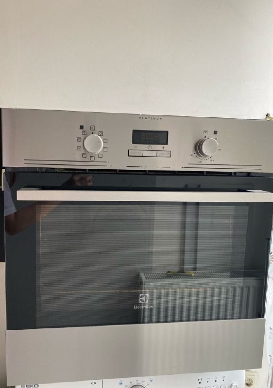 Духовка электрическая Electrolux 2