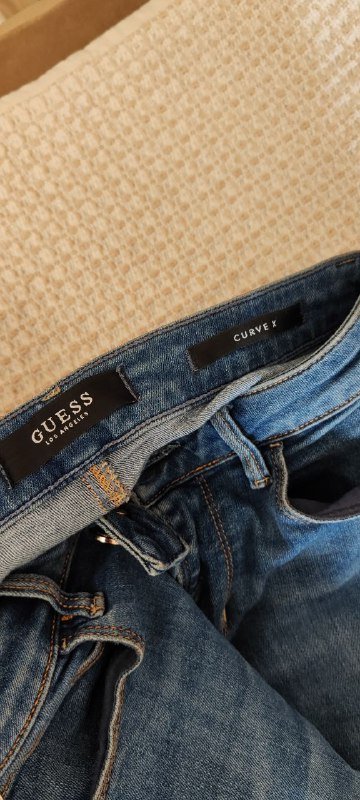Джинсы Guess женские 3