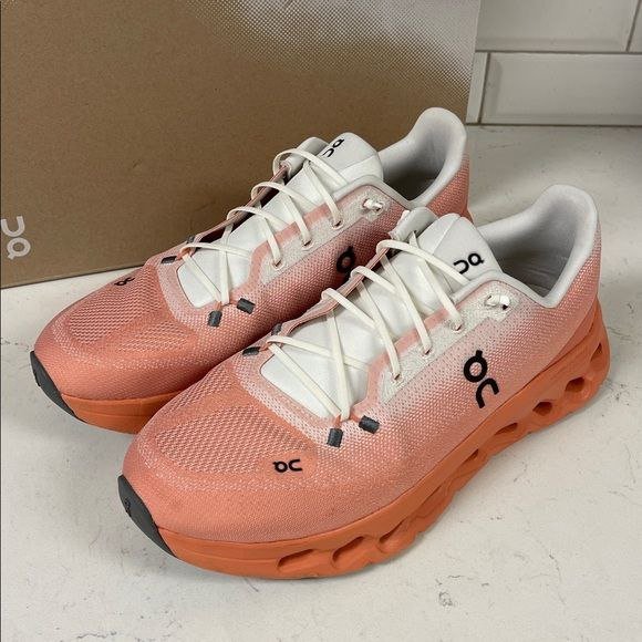 Кроссовки ON Running Cloud персиково-коралловые женские 39 и 40 размер