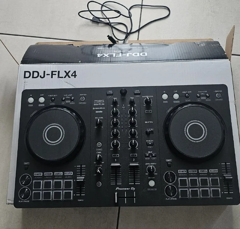DJ-контроллер Pioneer DDJ-FLX4 1