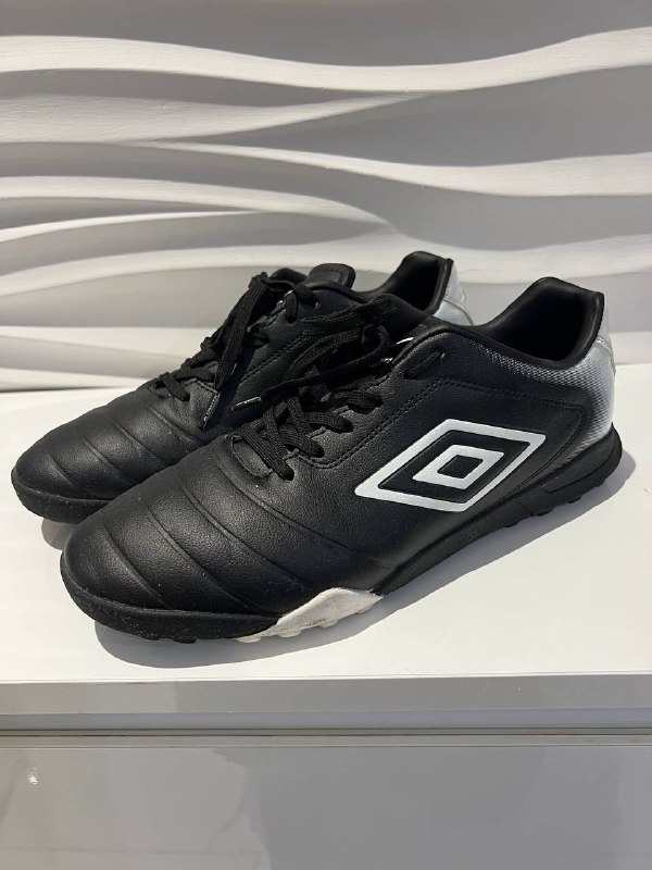 Мужские кроссовки Umbro размер 40.5 2